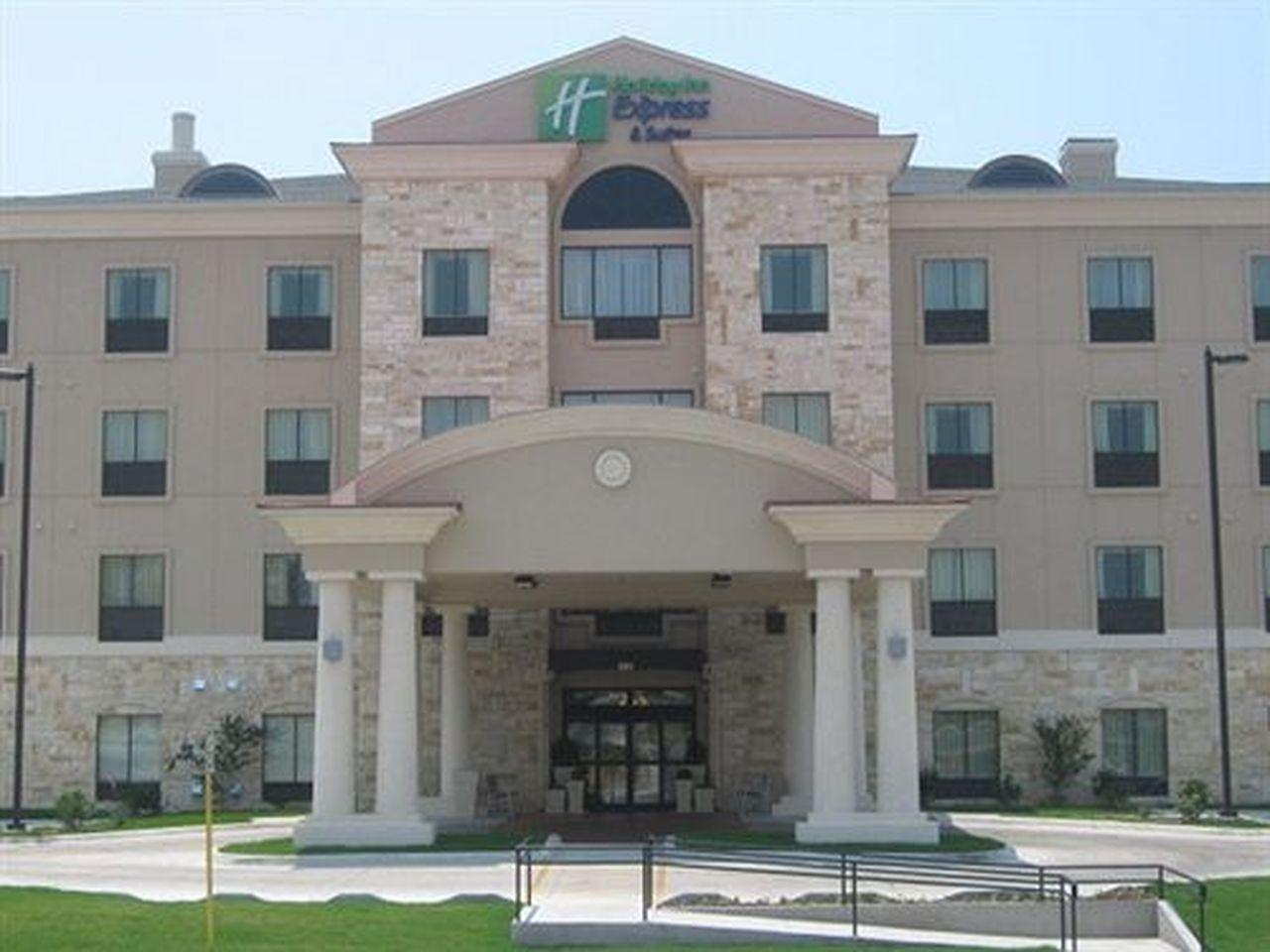 Holiday Inn Express & Suites Del Rio By Ihg Bagian luar foto