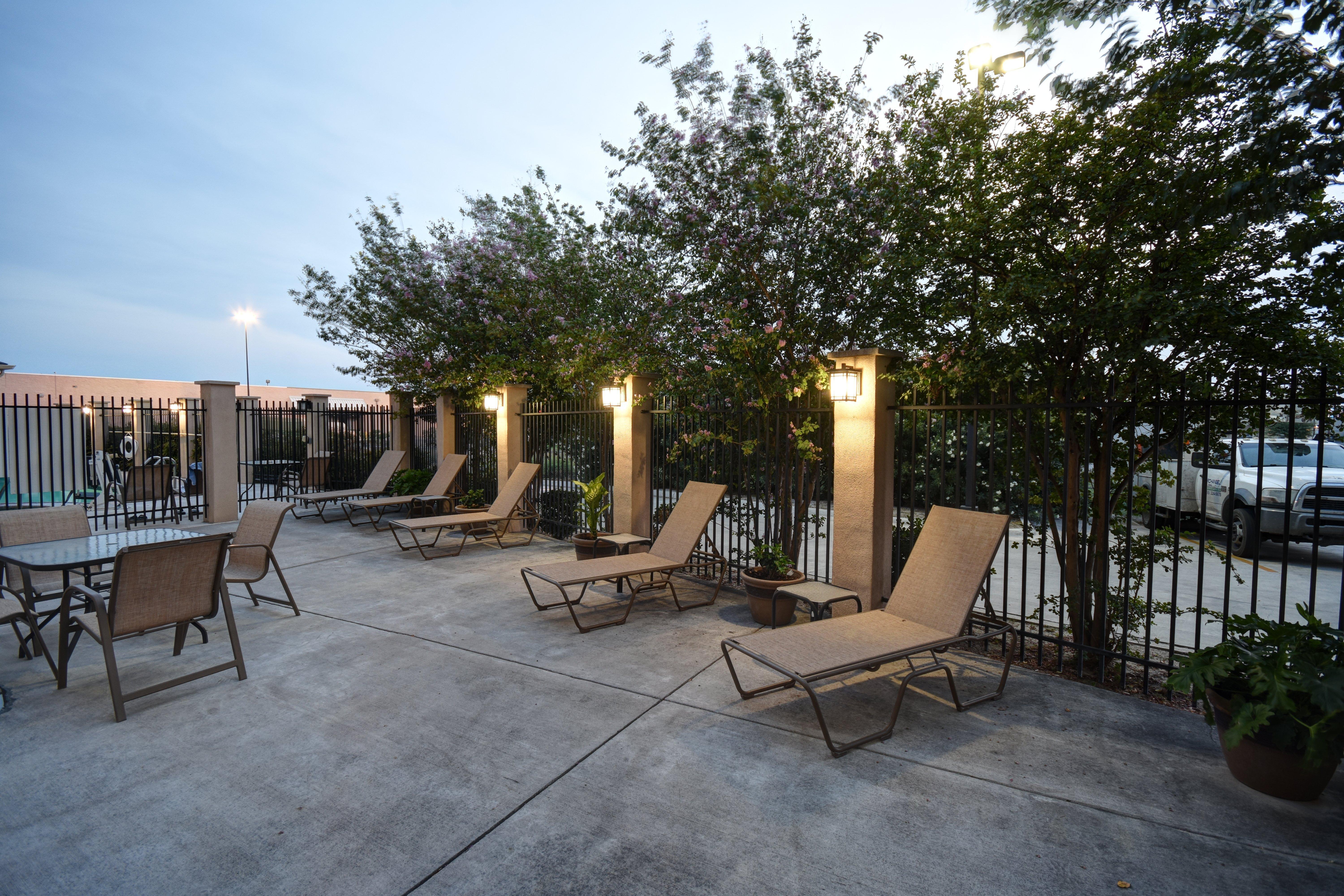 Holiday Inn Express & Suites Del Rio By Ihg Bagian luar foto