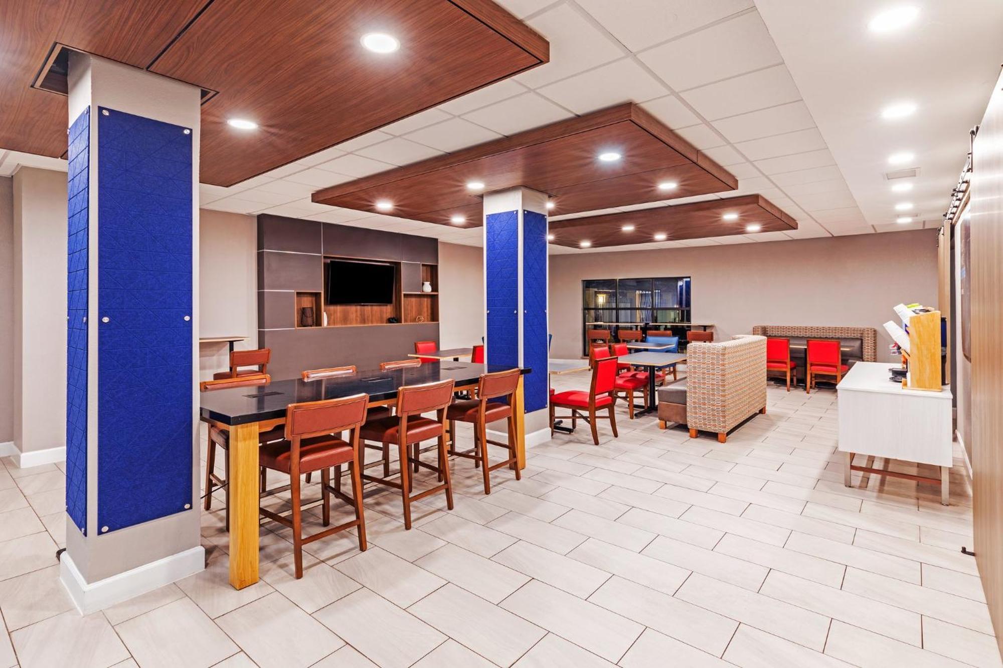 Holiday Inn Express & Suites Del Rio By Ihg Bagian luar foto
