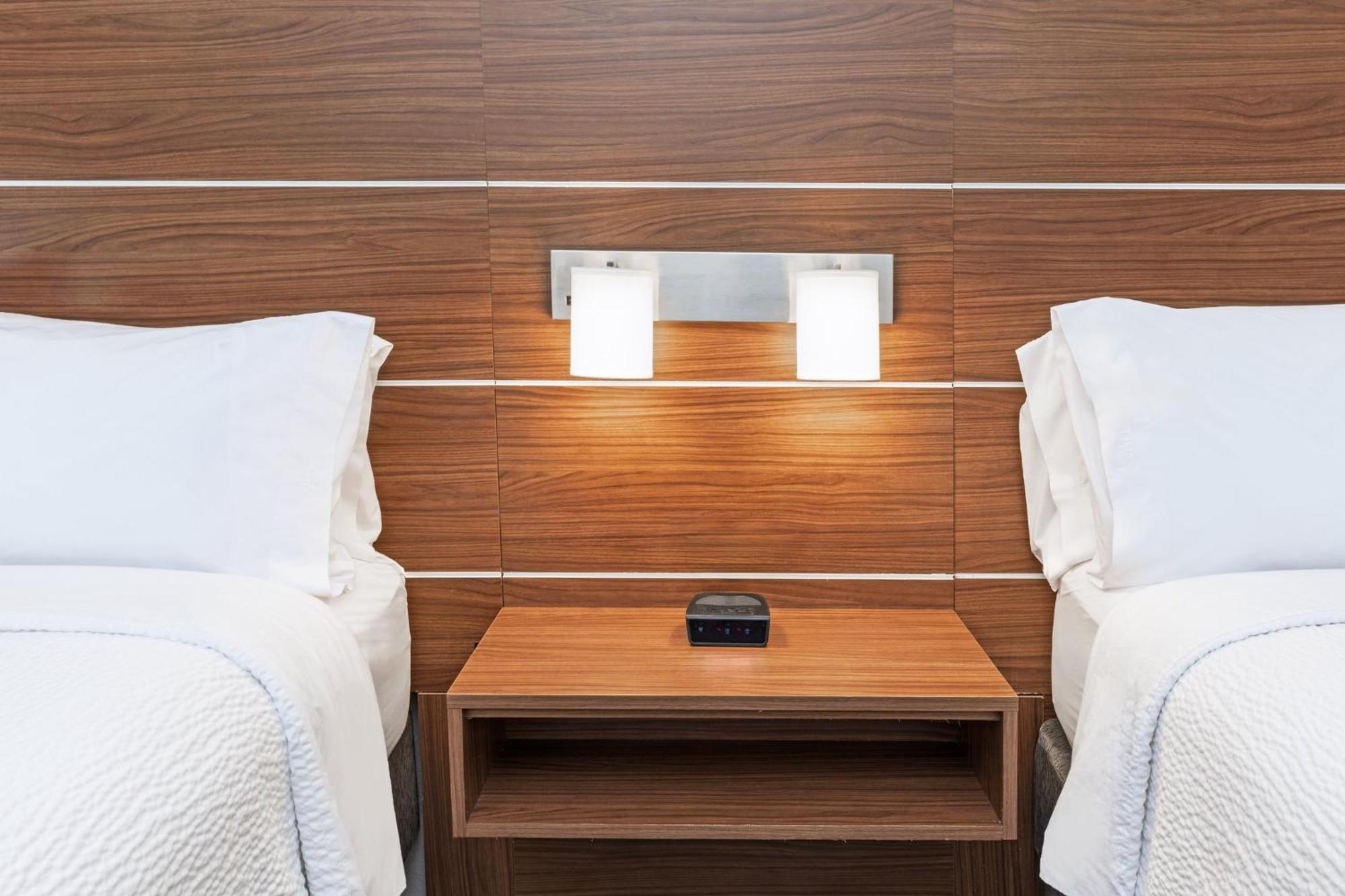 Holiday Inn Express & Suites Del Rio By Ihg Bagian luar foto