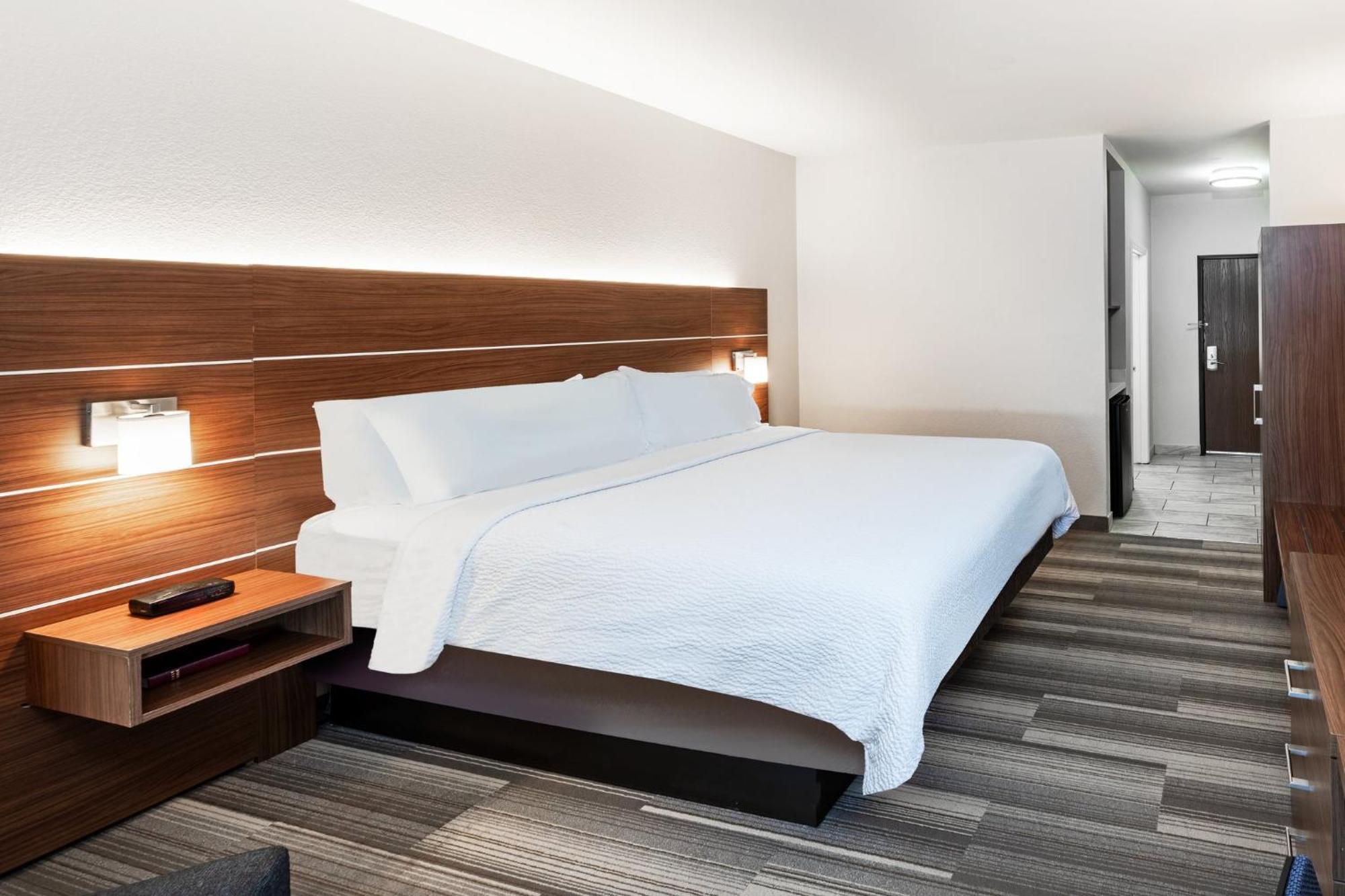 Holiday Inn Express & Suites Del Rio By Ihg Bagian luar foto