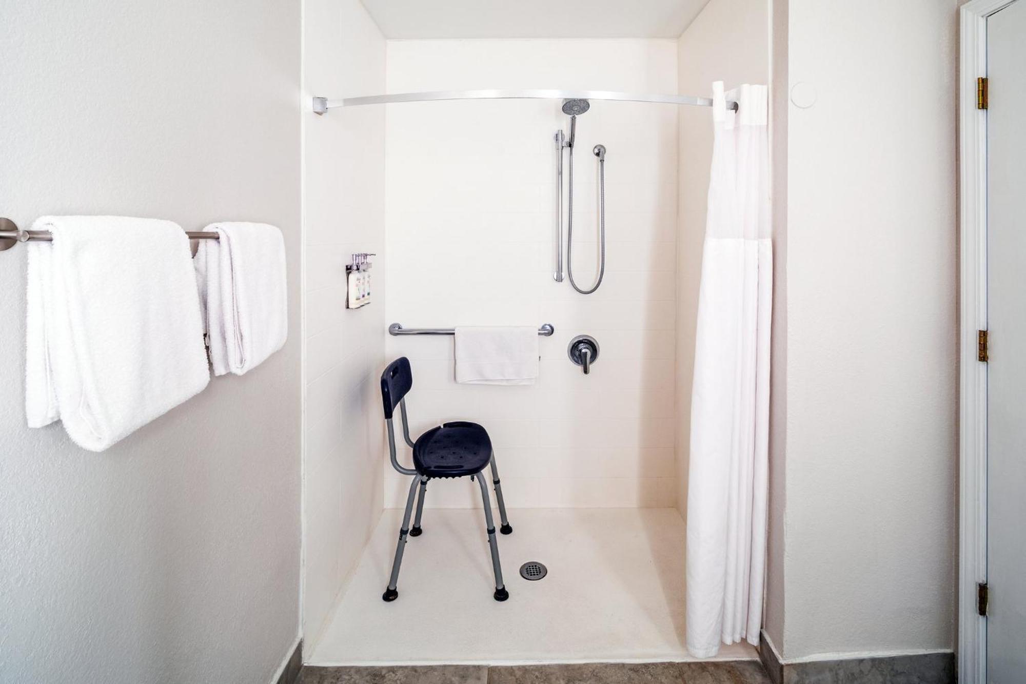 Holiday Inn Express & Suites Del Rio By Ihg Bagian luar foto