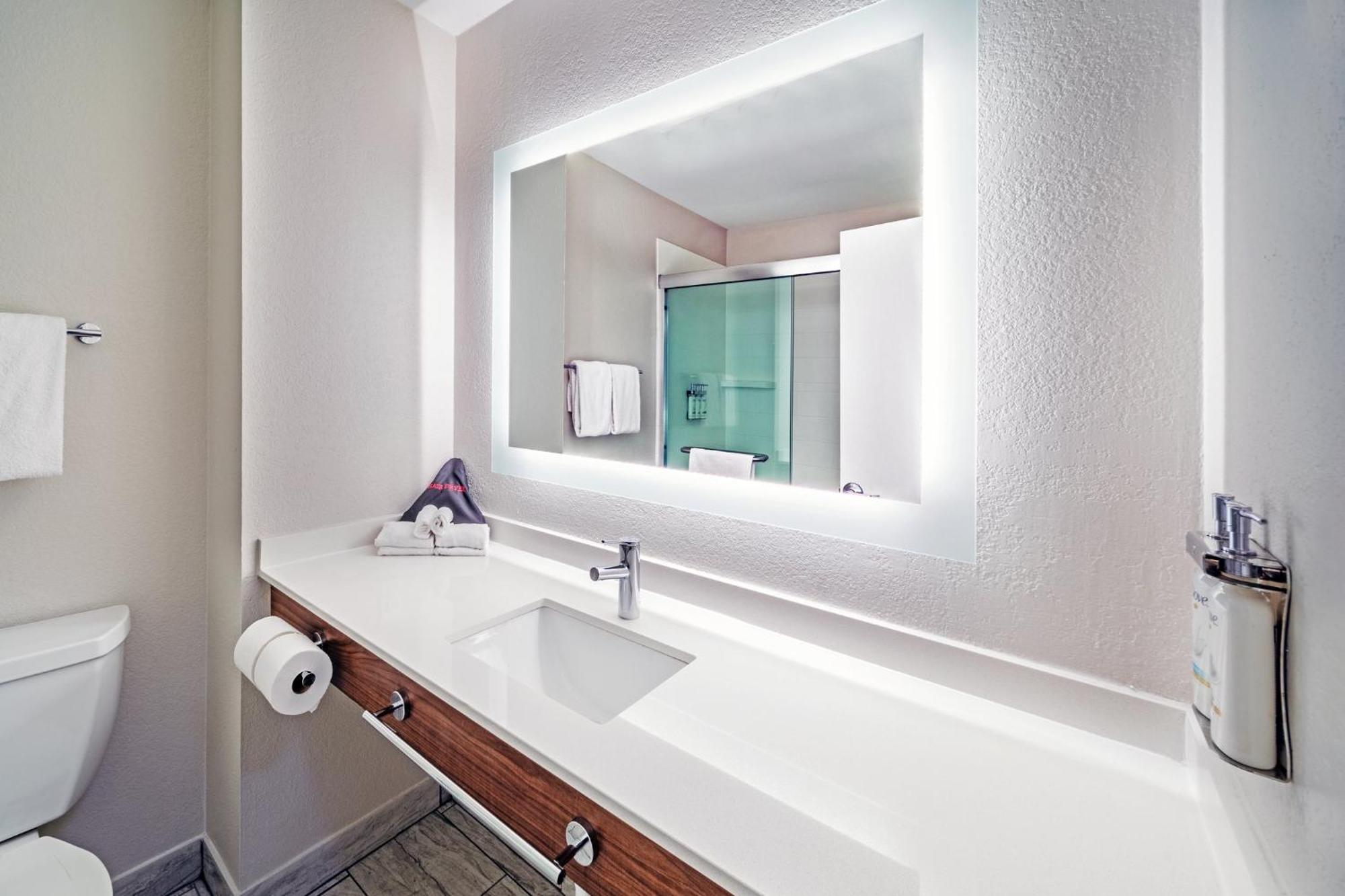 Holiday Inn Express & Suites Del Rio By Ihg Bagian luar foto