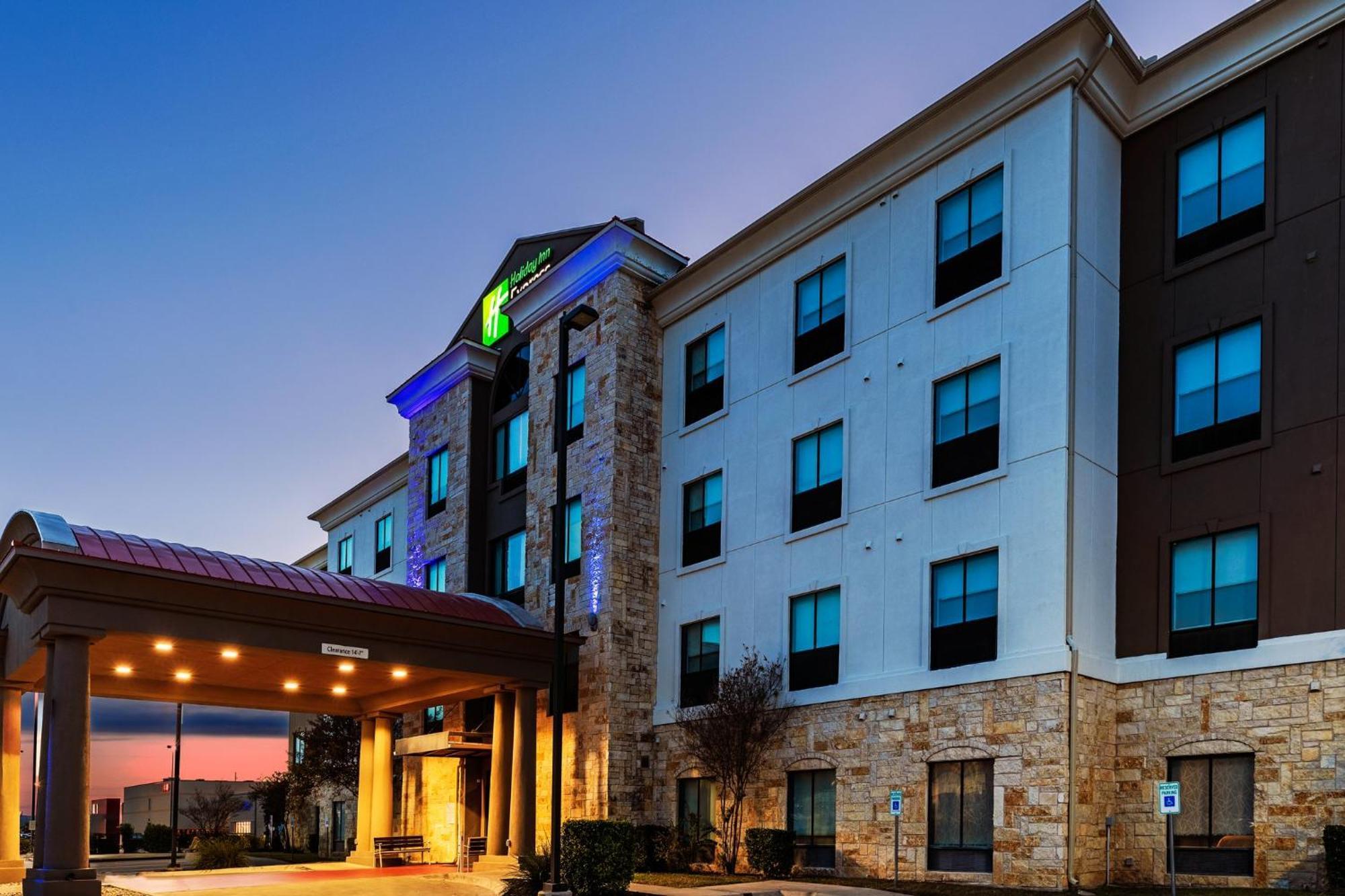 Holiday Inn Express & Suites Del Rio By Ihg Bagian luar foto