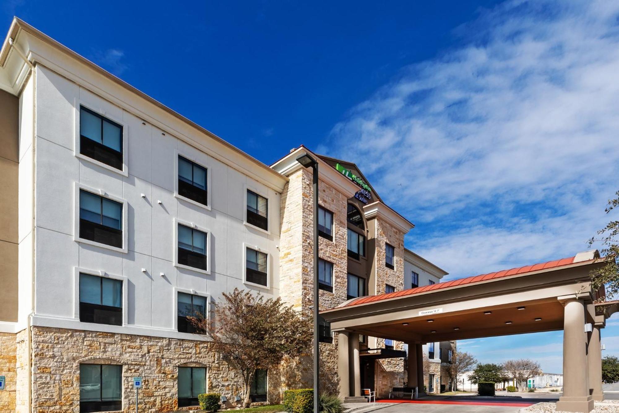 Holiday Inn Express & Suites Del Rio By Ihg Bagian luar foto